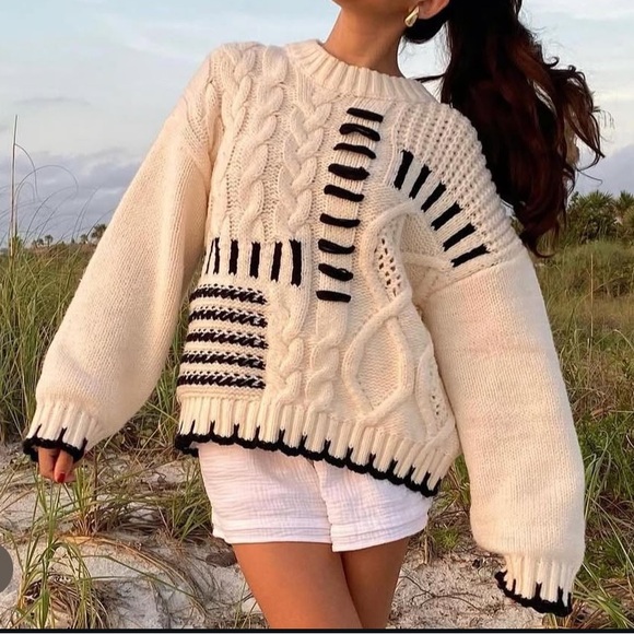 Grey Bandit Jade Sweater NWT Size M - Picture 1 of 4